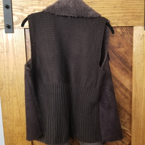 vest - Picture 4 of 8